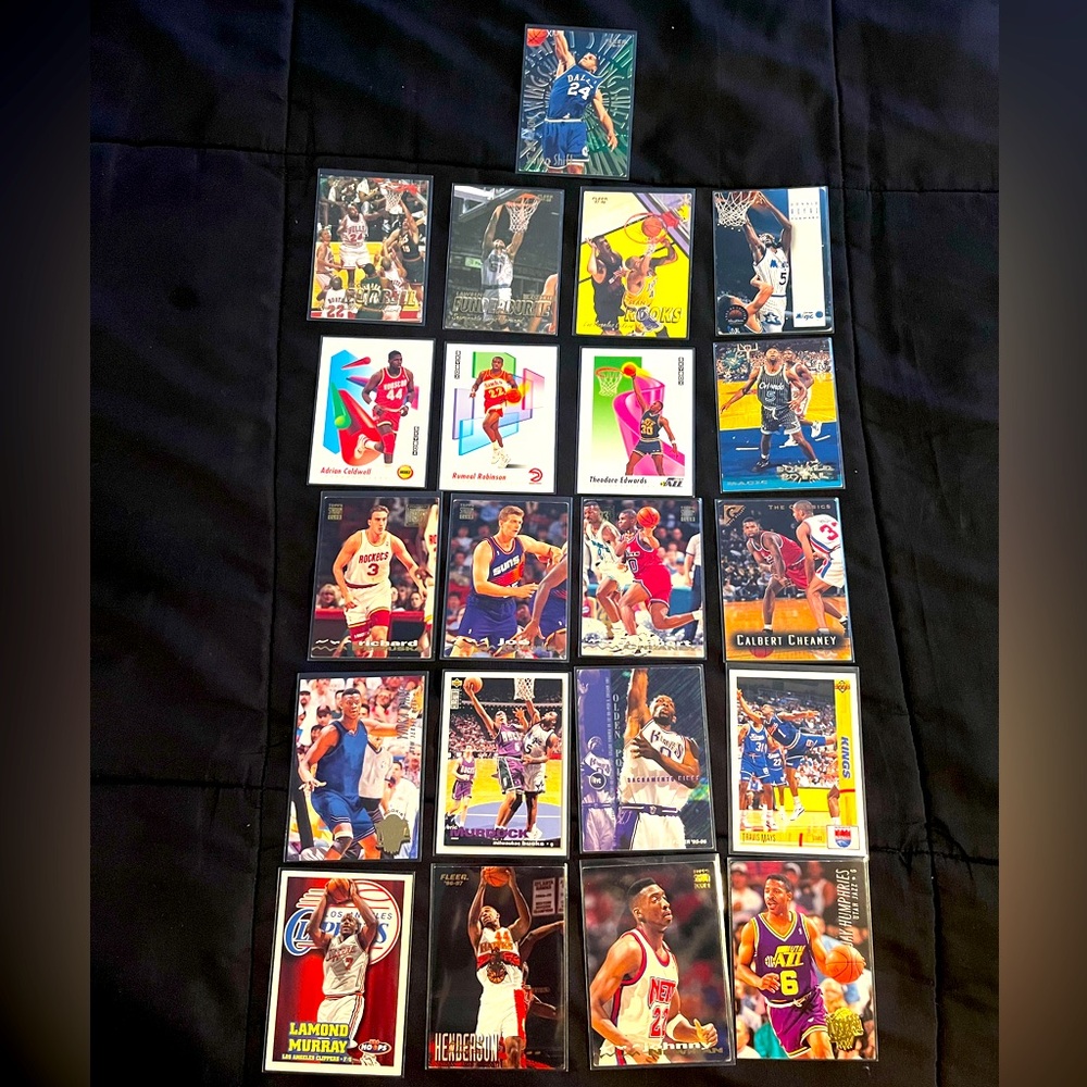 21 ASSORTED THROWBACK NBA BASKETBALL TRADING CARDS